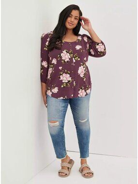 NWT Torrid Women’s Size 2 Floral Maroon Pullover Slub Blouse Front Puff Sleeves